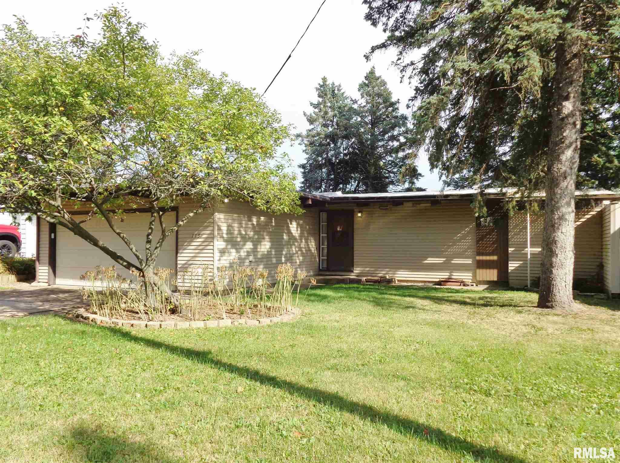 Property Photo:  115 W Autumn  IL 61611 