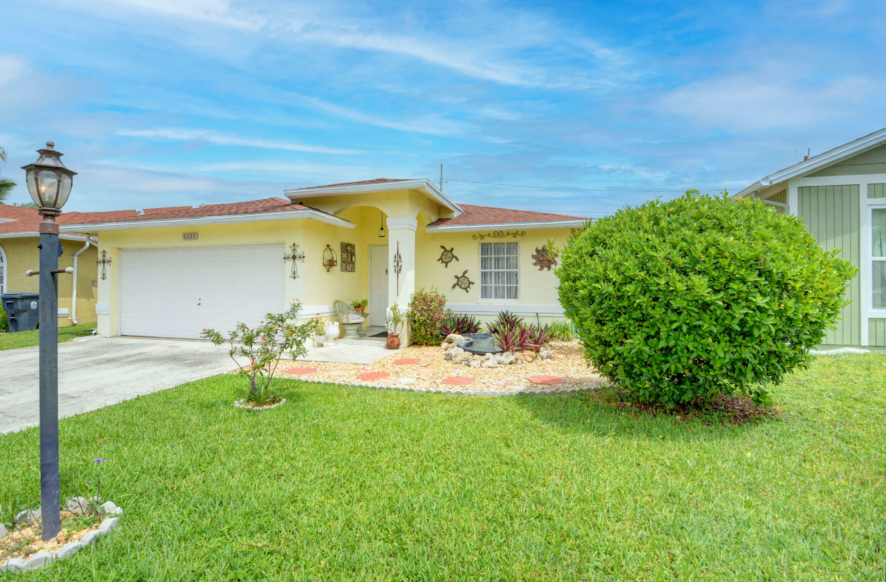 Property Photo:  4223 Willowood Lane  FL 33462 