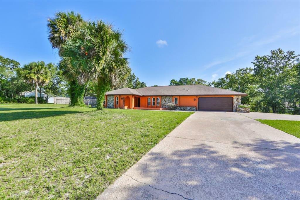 Property Photo:  1490 Glenridge Drive  FL 34609 