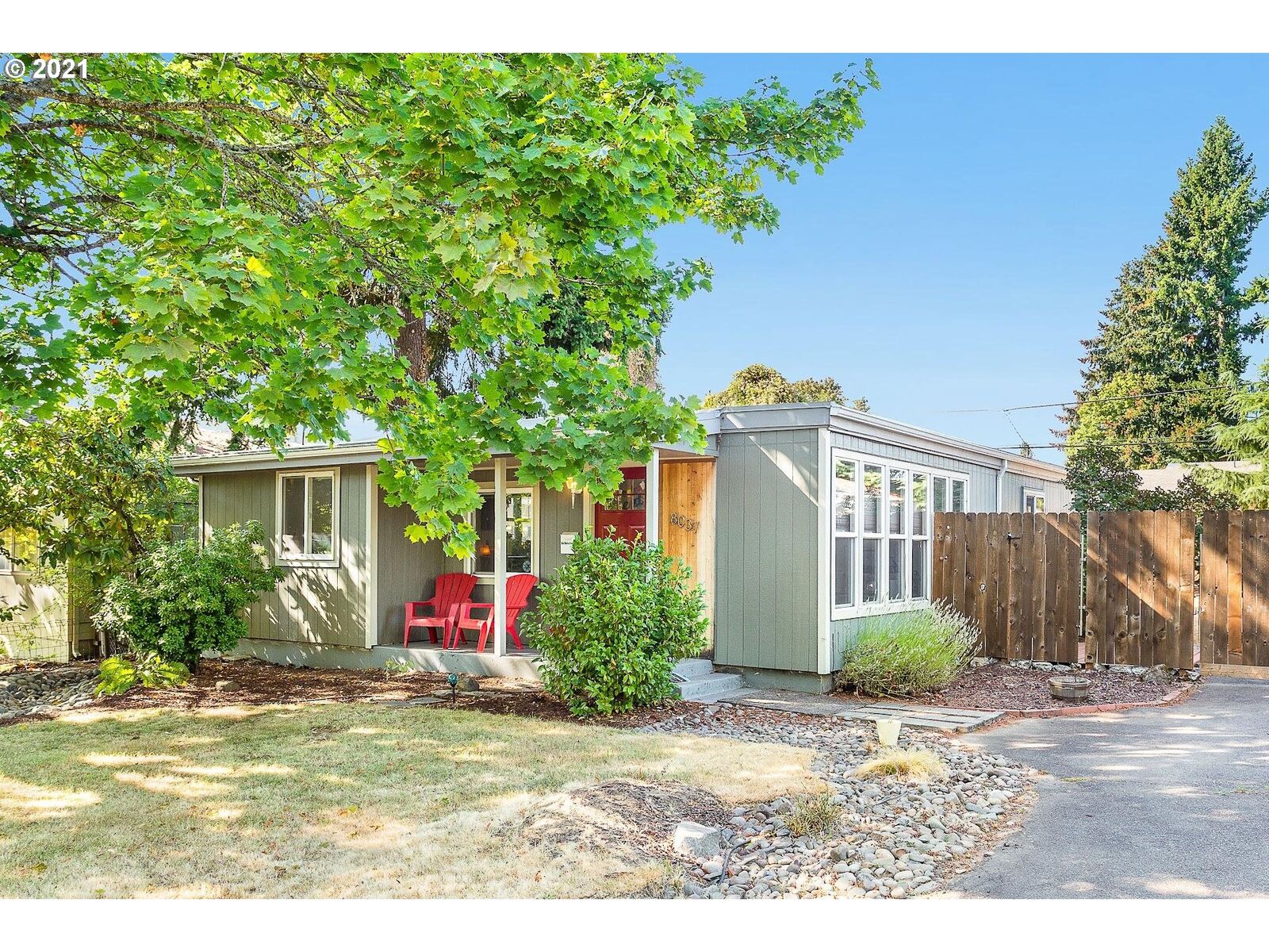 Property Photo:  8037 NE Going St  OR 97218 