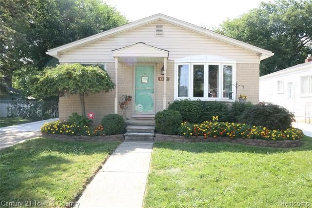 Property Photo:  8433 Hugh Street  MI 48185 