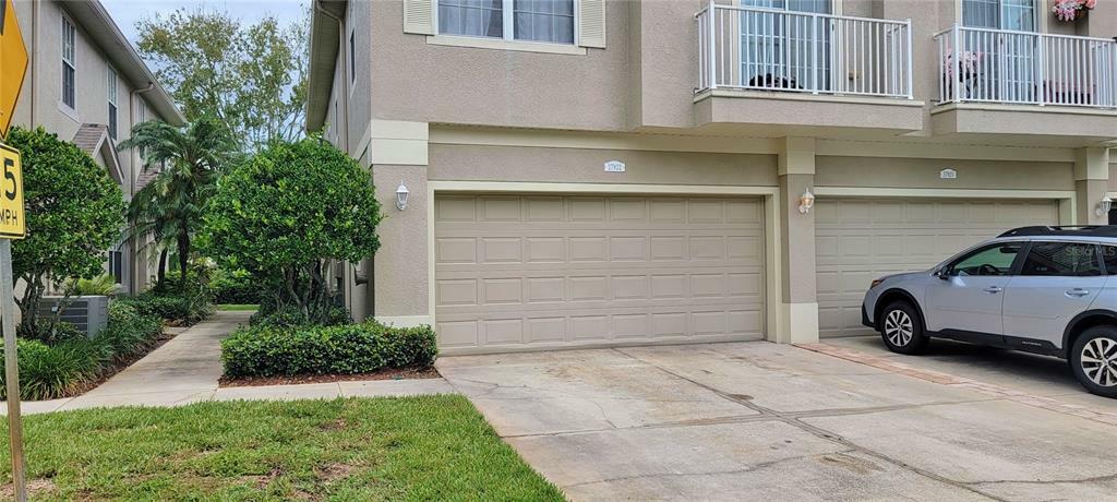 Property Photo:  27822 Pleasure Ride Loop  FL 33544 