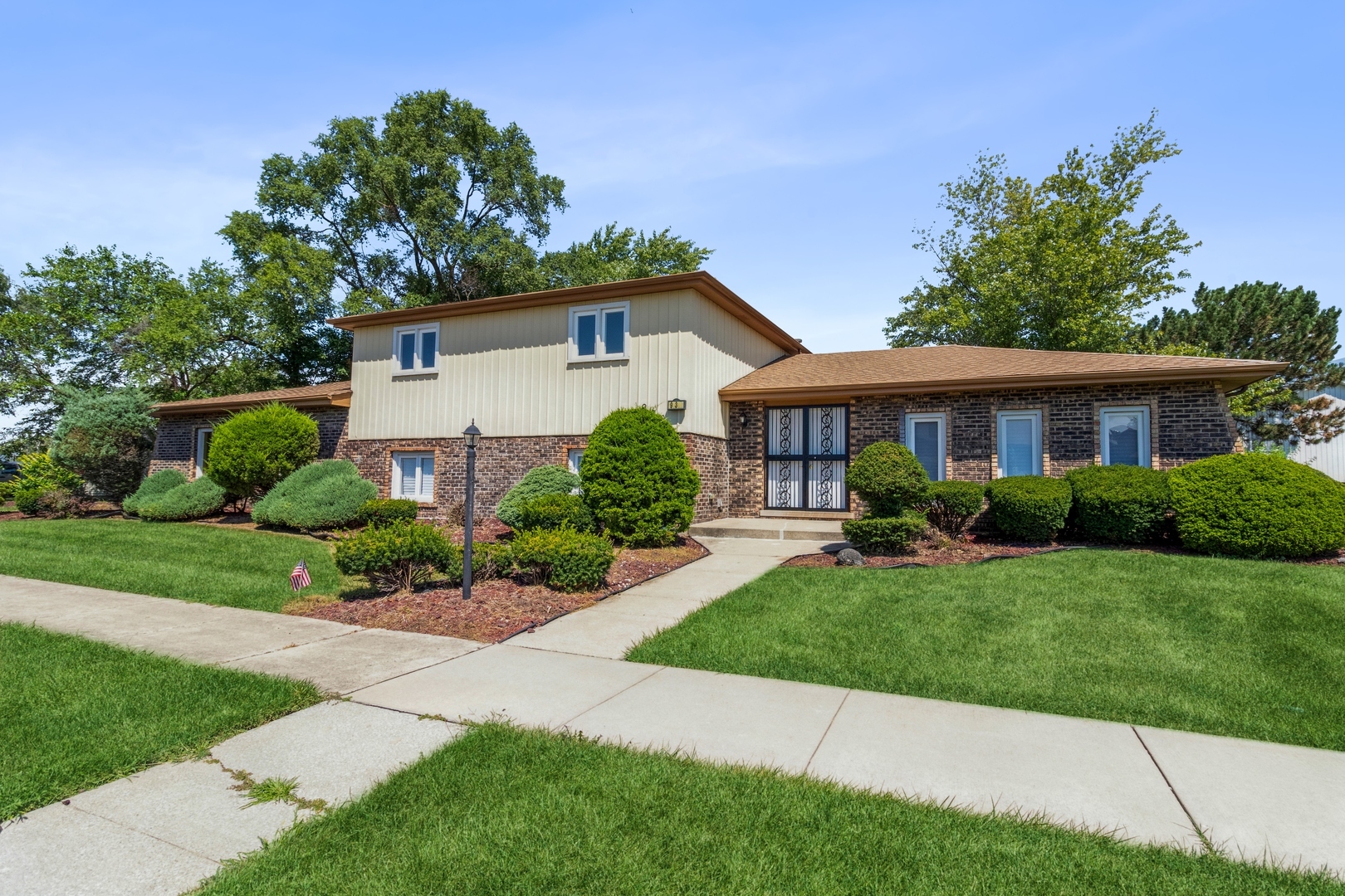 Property Photo: 930 E 192nd Place IL 60425