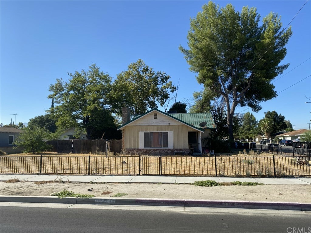 Property Photo:  205 E Mayberry Avenue  CA 92543 