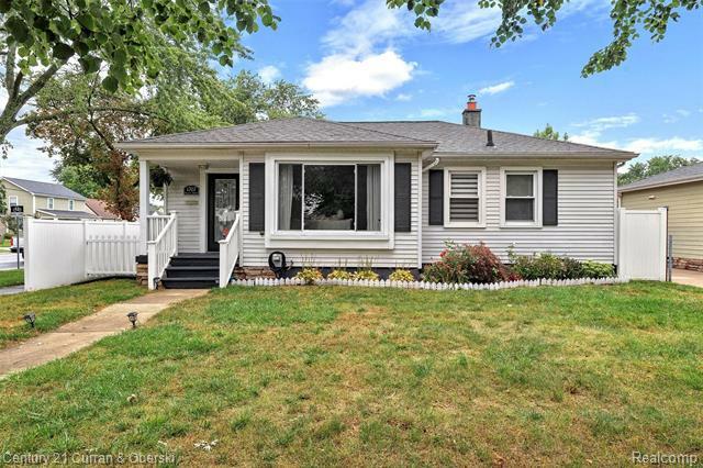 Property Photo:  1707 Kalama Avenue  MI 48067 