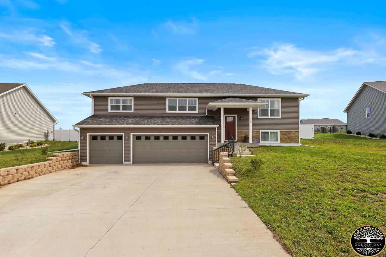 Property Photo:  410 Comfortcove St  WI 53576 