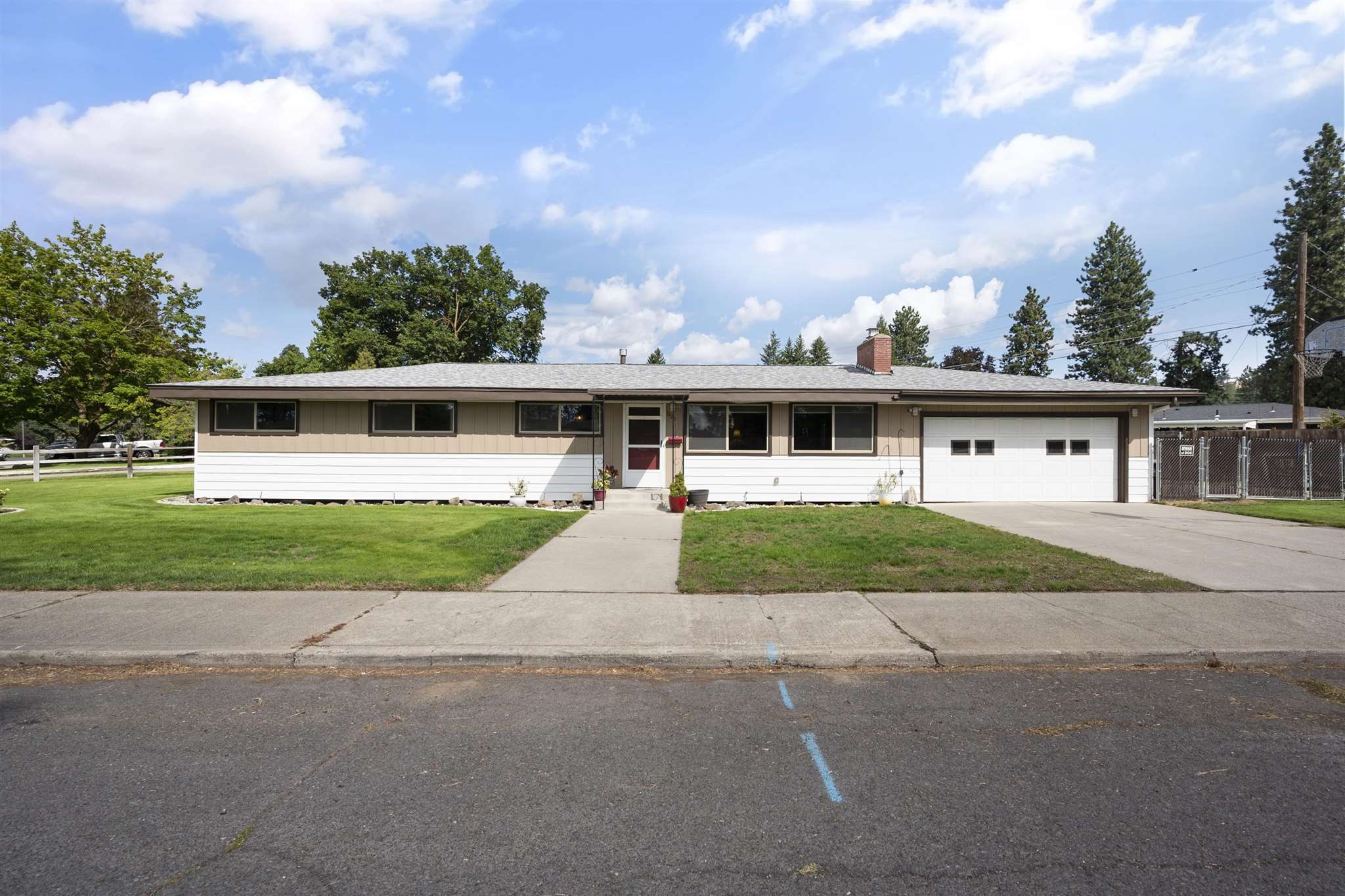 Property Photo: 3426 W Elmhurst Ave WA 99208