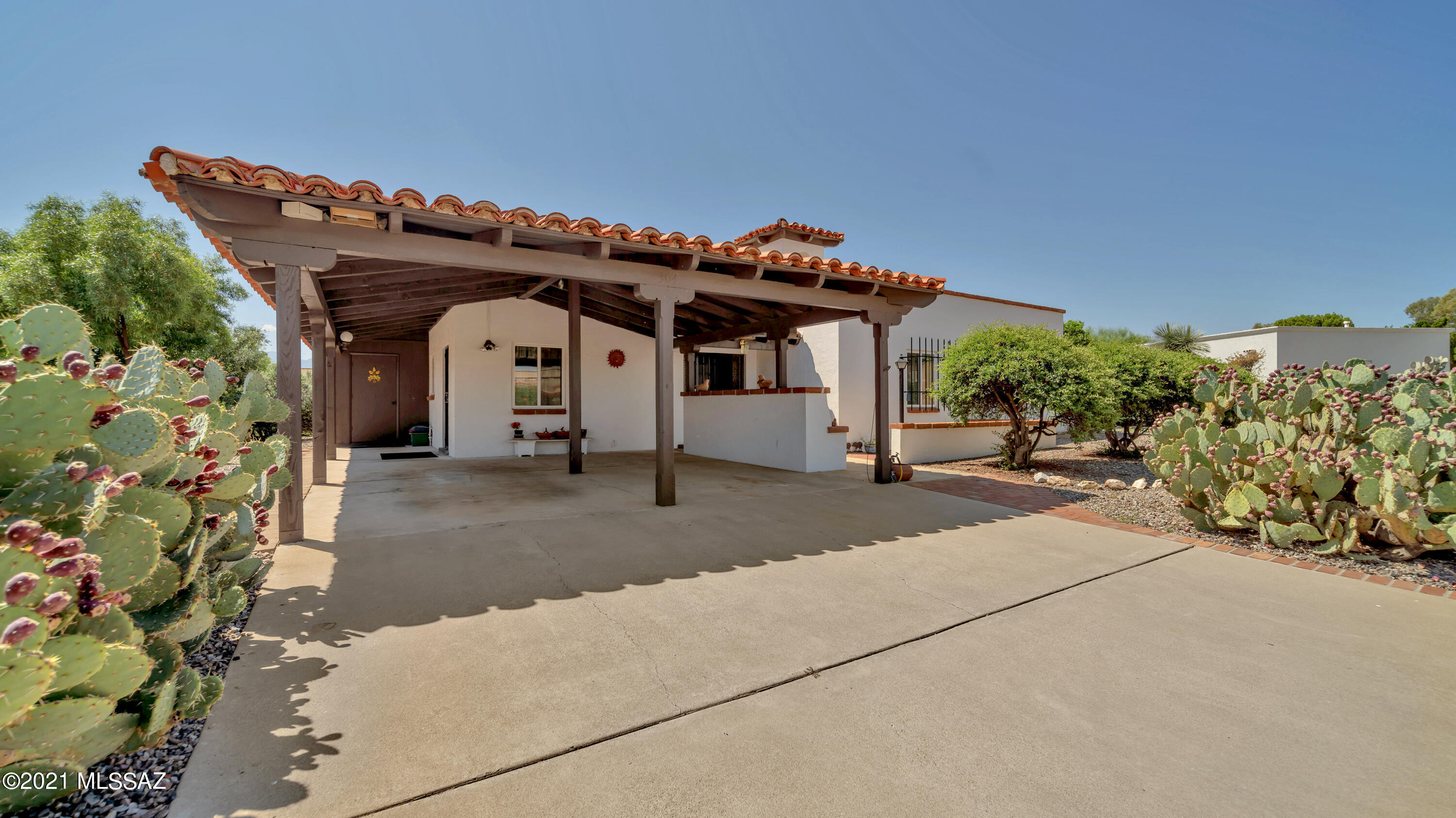 Property Photo: 304 E Mariposa AZ 85614