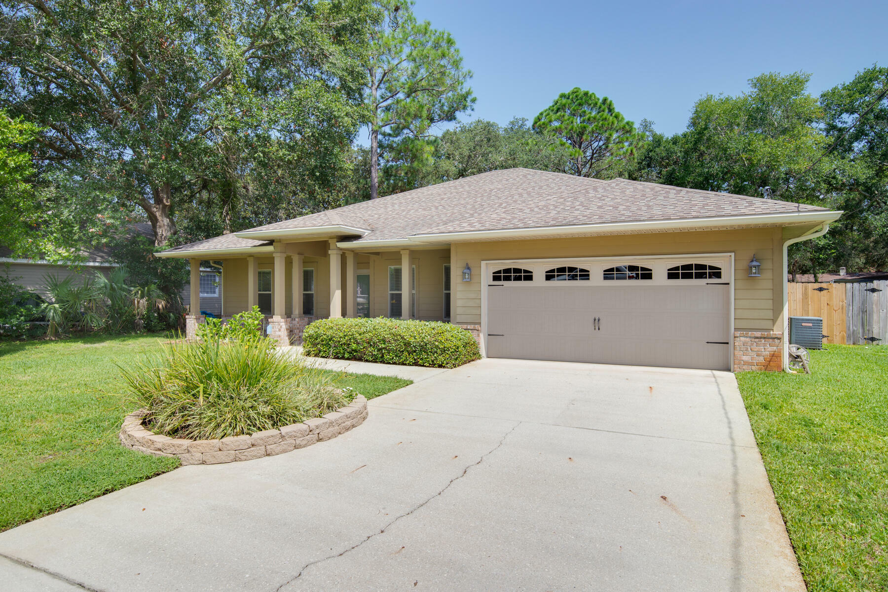 Property Photo: 35 SE Okahatchee Circle FL 32548