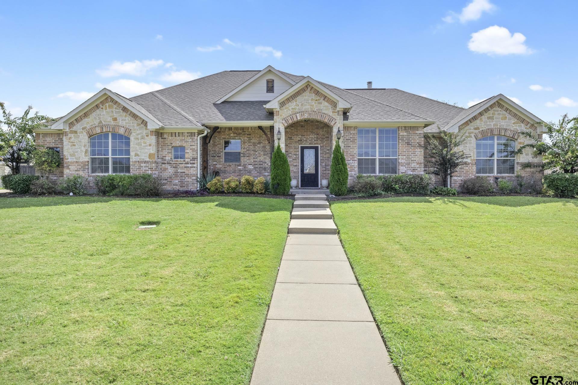 Property Photo:  2712 Stone Hedge  TX 75455 