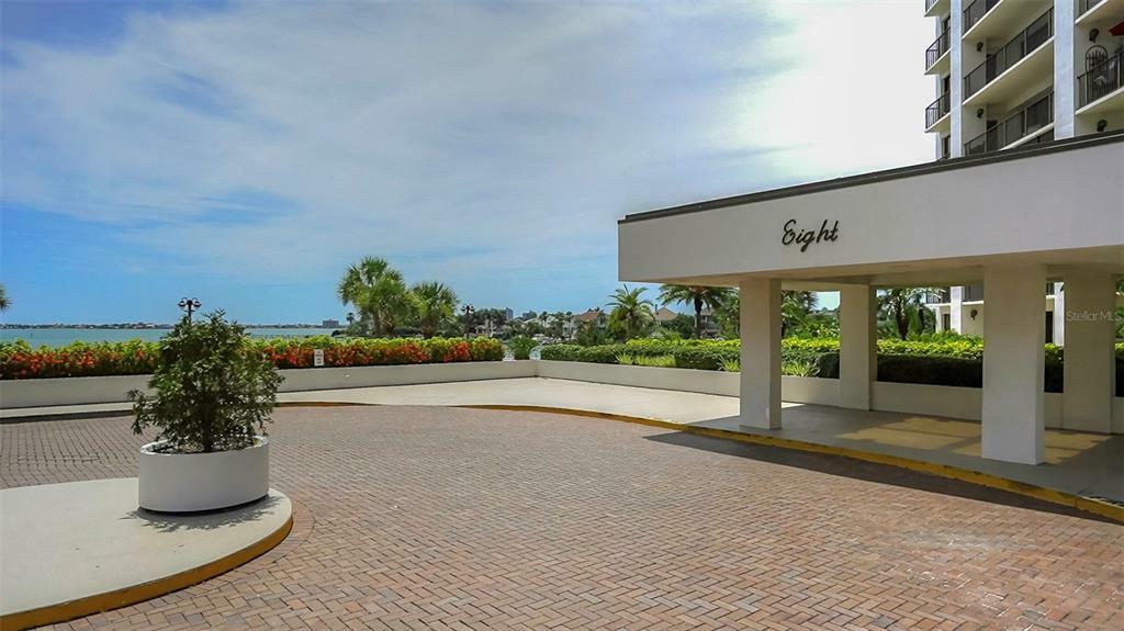 Property Photo: 8 Belleview Boulevard 705 FL 33756