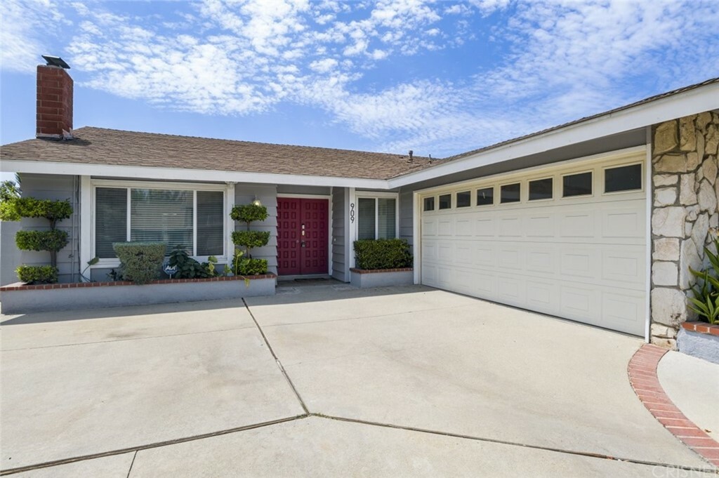 Property Photo:  909 Golden Prados Drive  CA 91765 