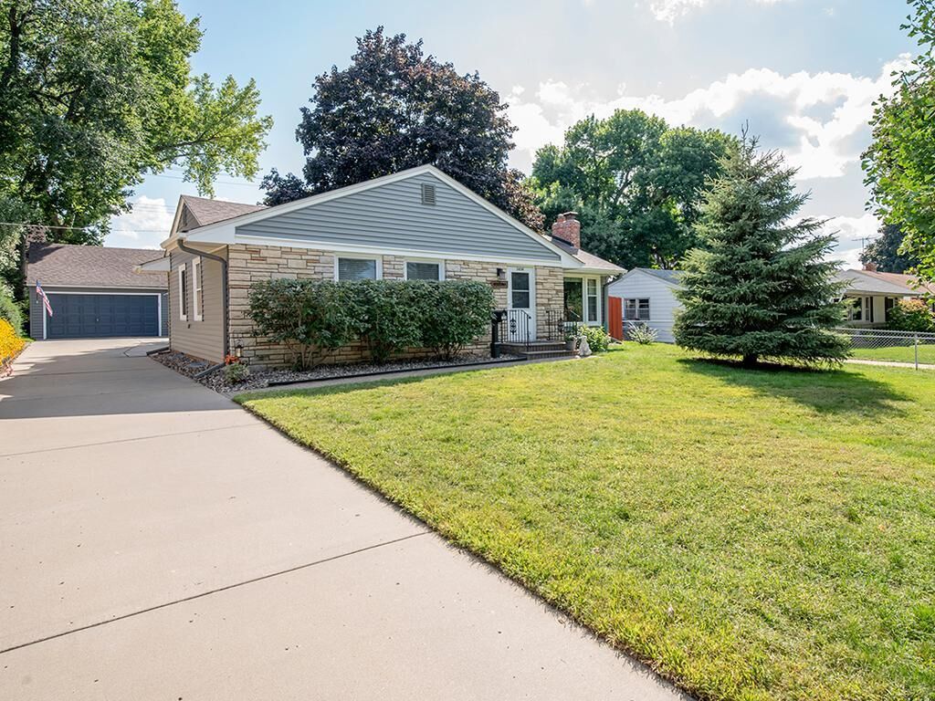 Property Photo: 1634 Rome Avenue MN 55116