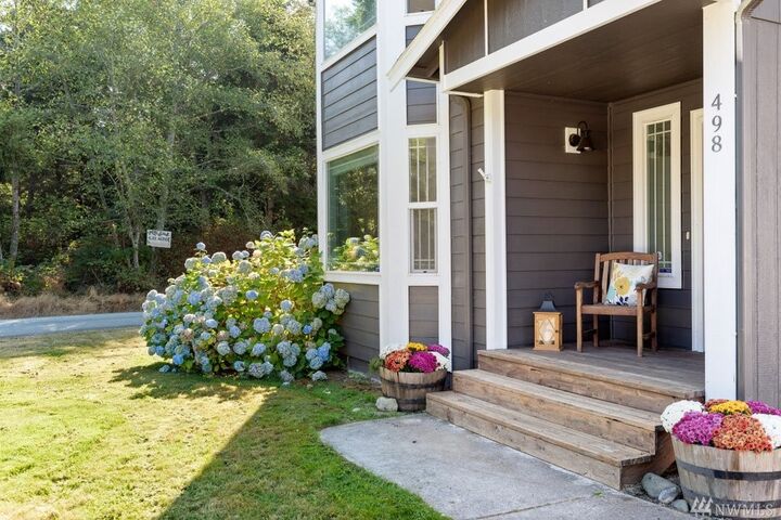 Property Photo:  498 Cox Dr  WA 98239 