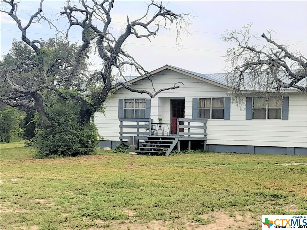 Property Photo:  873 County Road 3071  TX 76550 