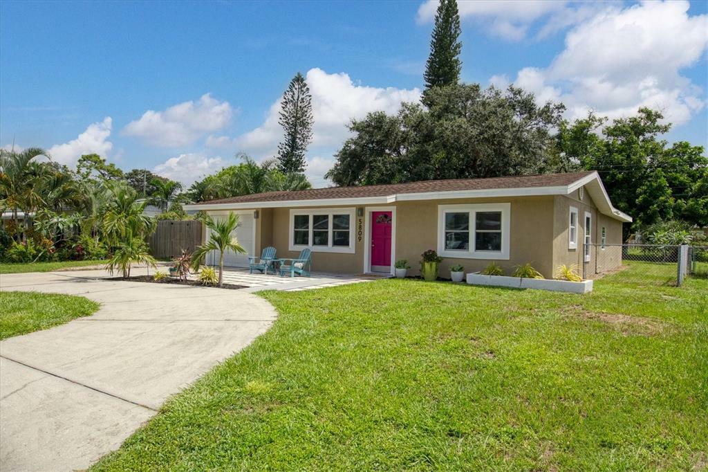 Property Photo:  5809 18th Street W  FL 34207 