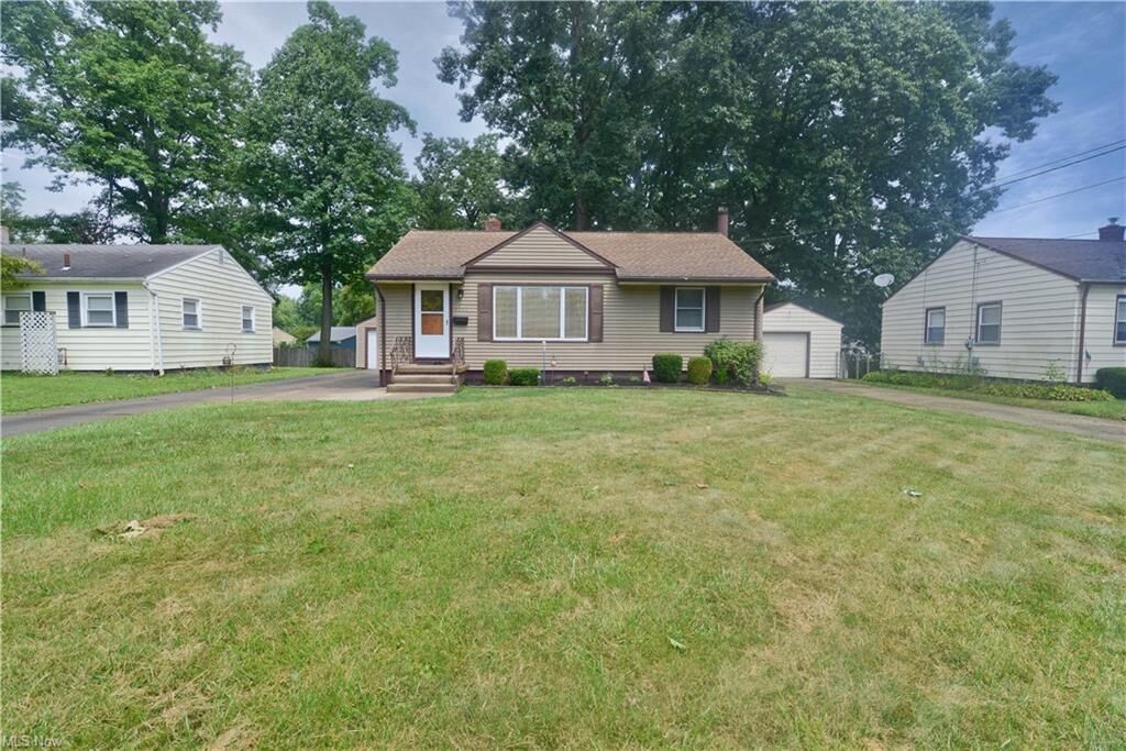 Property Photo: 3206 Quentin Drive OH 44511