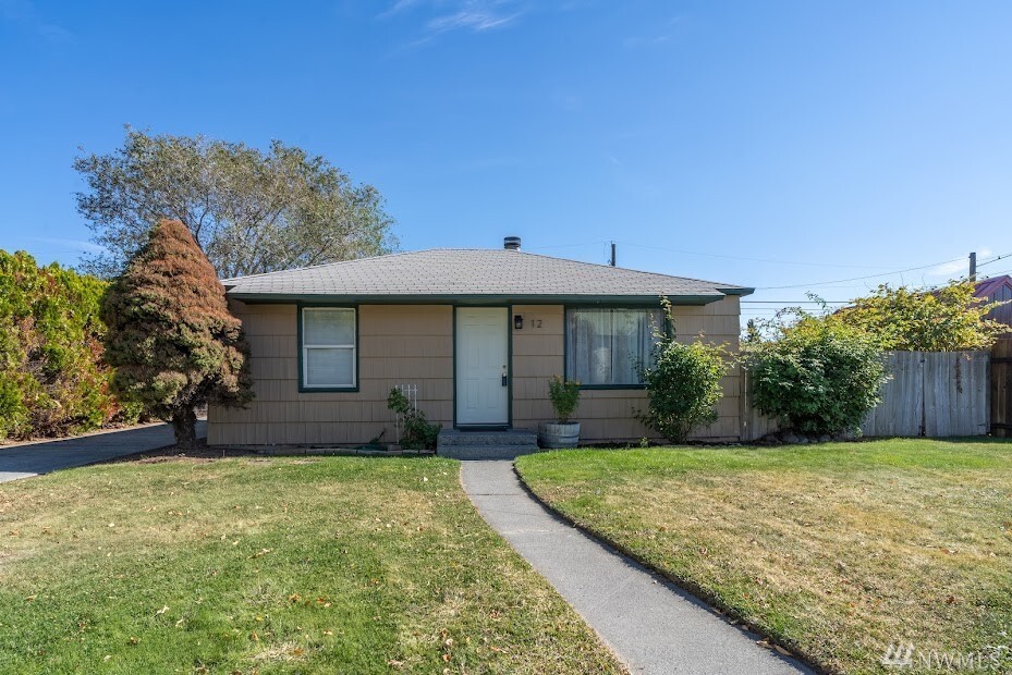 Property Photo: 12 NE E St WA 98823