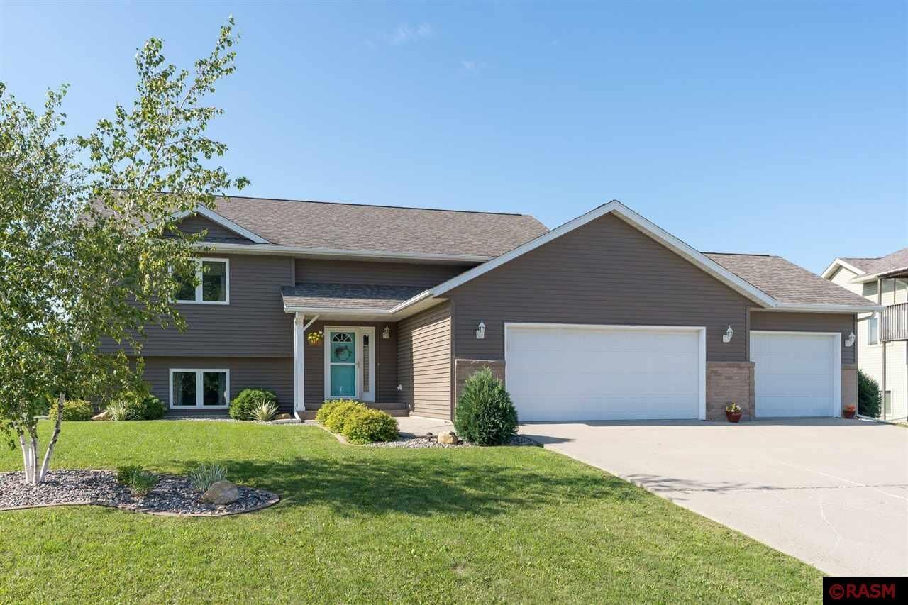 Property Photo:  104 Mallard Ct  MN 56001 
