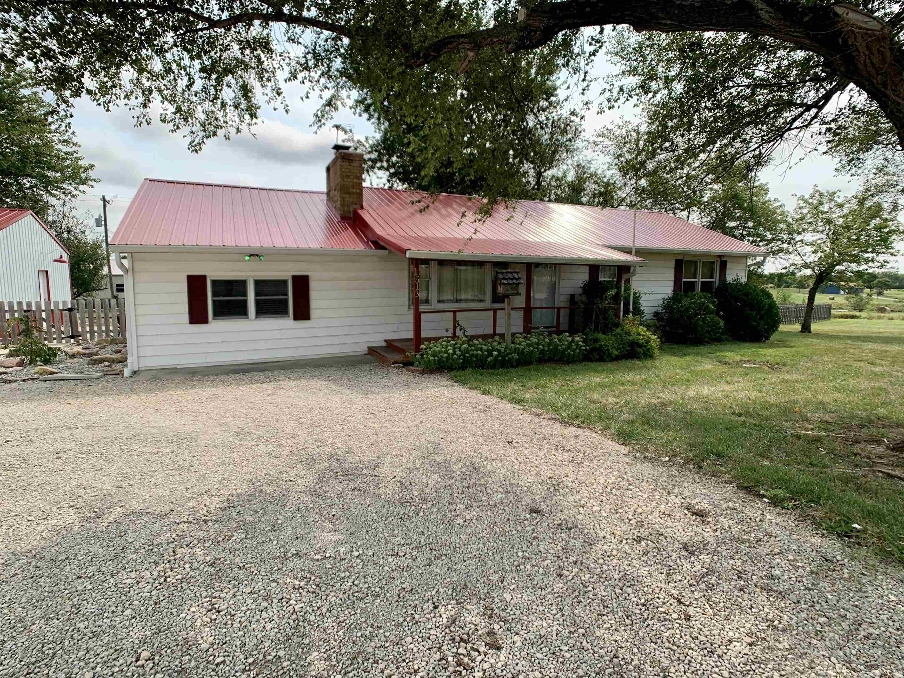 Property Photo:  1513 S Topeka Ave  KS 66451 