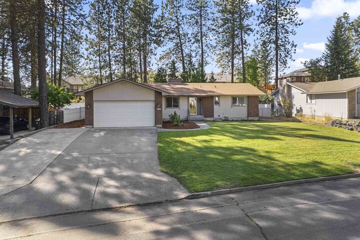 8507 N Greenwood St  Spokane WA 99208 photo