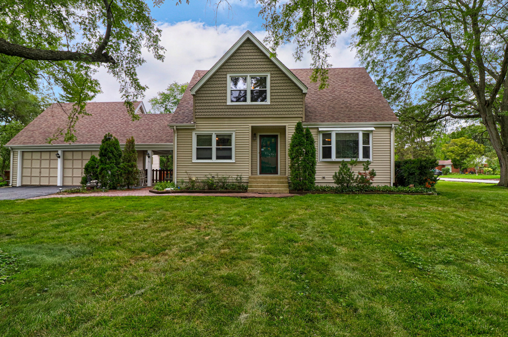 Property Photo:  16W661 White Pine Road  IL 60106 