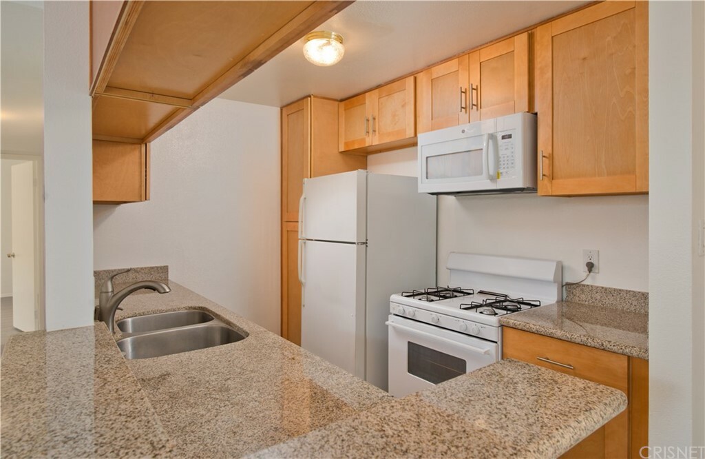 Property Photo:  5700 Etiwanda Avenue 174  CA 91356 