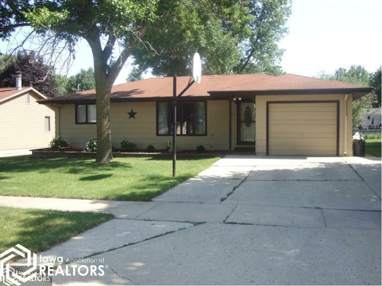 Property Photo:  943 13th Street  IA 50401 