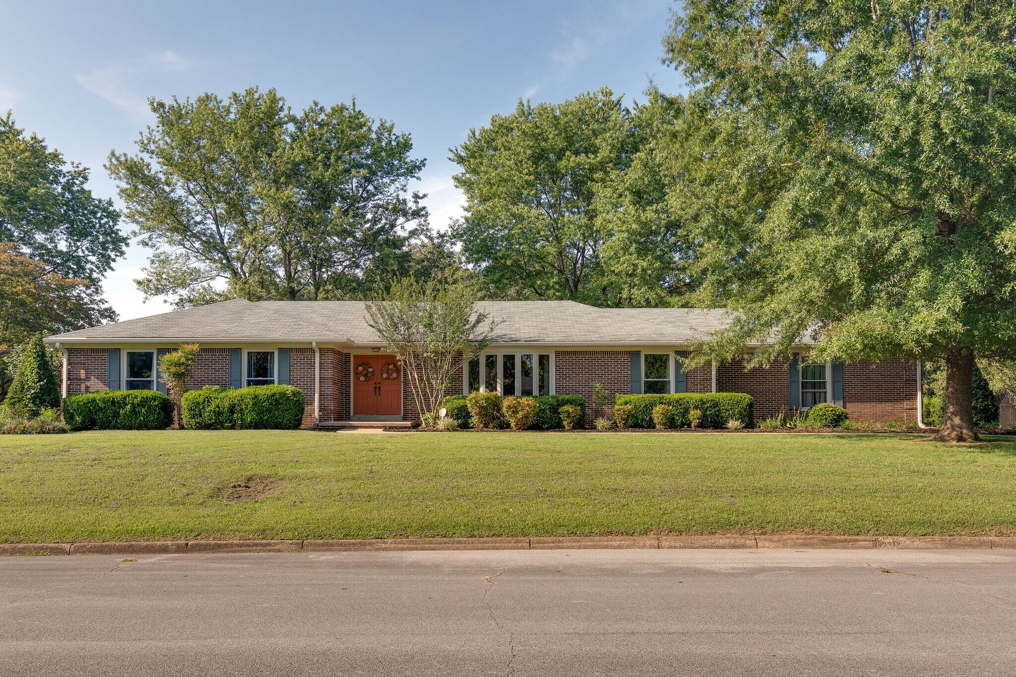 Property Photo:  1613 Ann Rd  TN 38464 