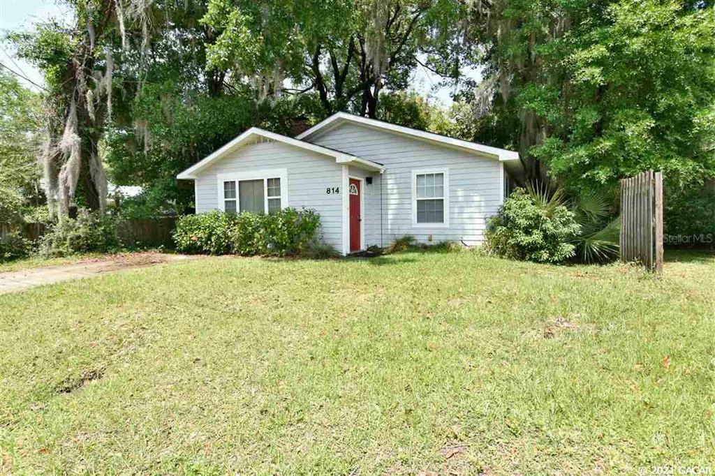 Property Photo:  814 NW 7th Avenue  FL 32601 