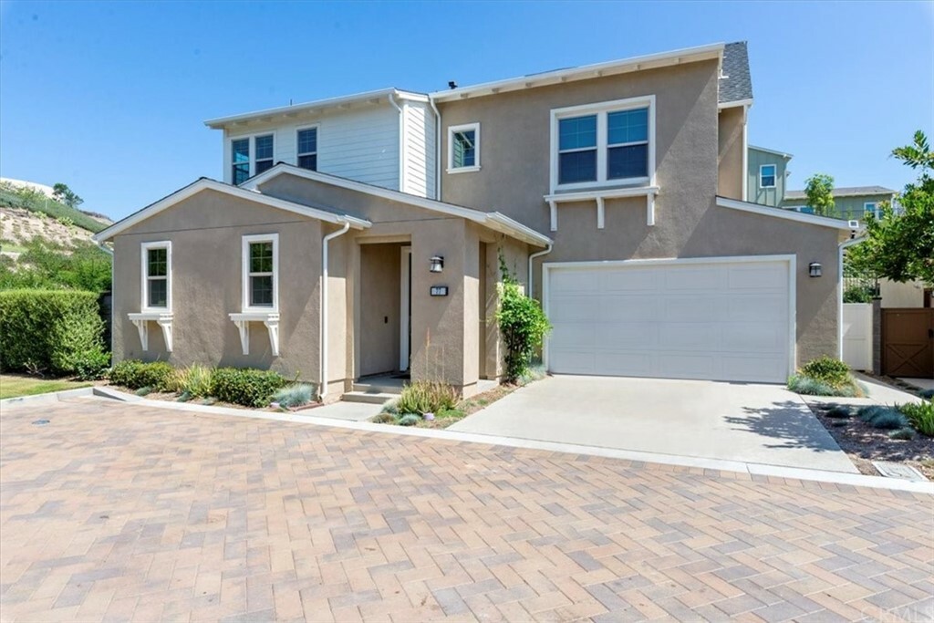 Property Photo:  77 Ocaso Street  CA 92694 