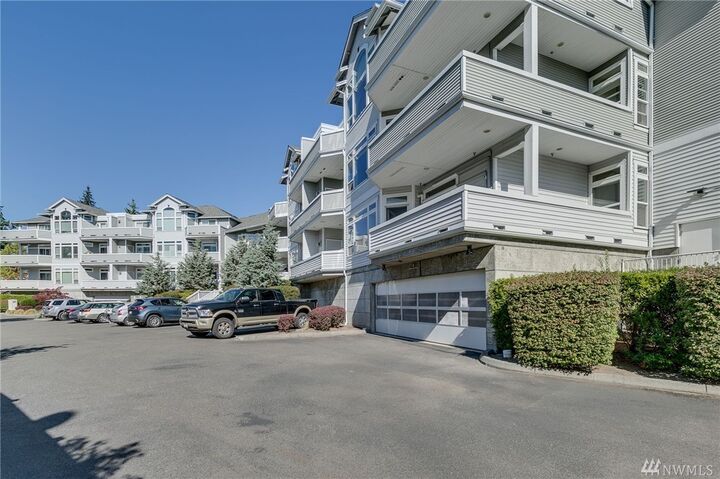 Property Photo: 6918 208th St SW 204 WA 98036