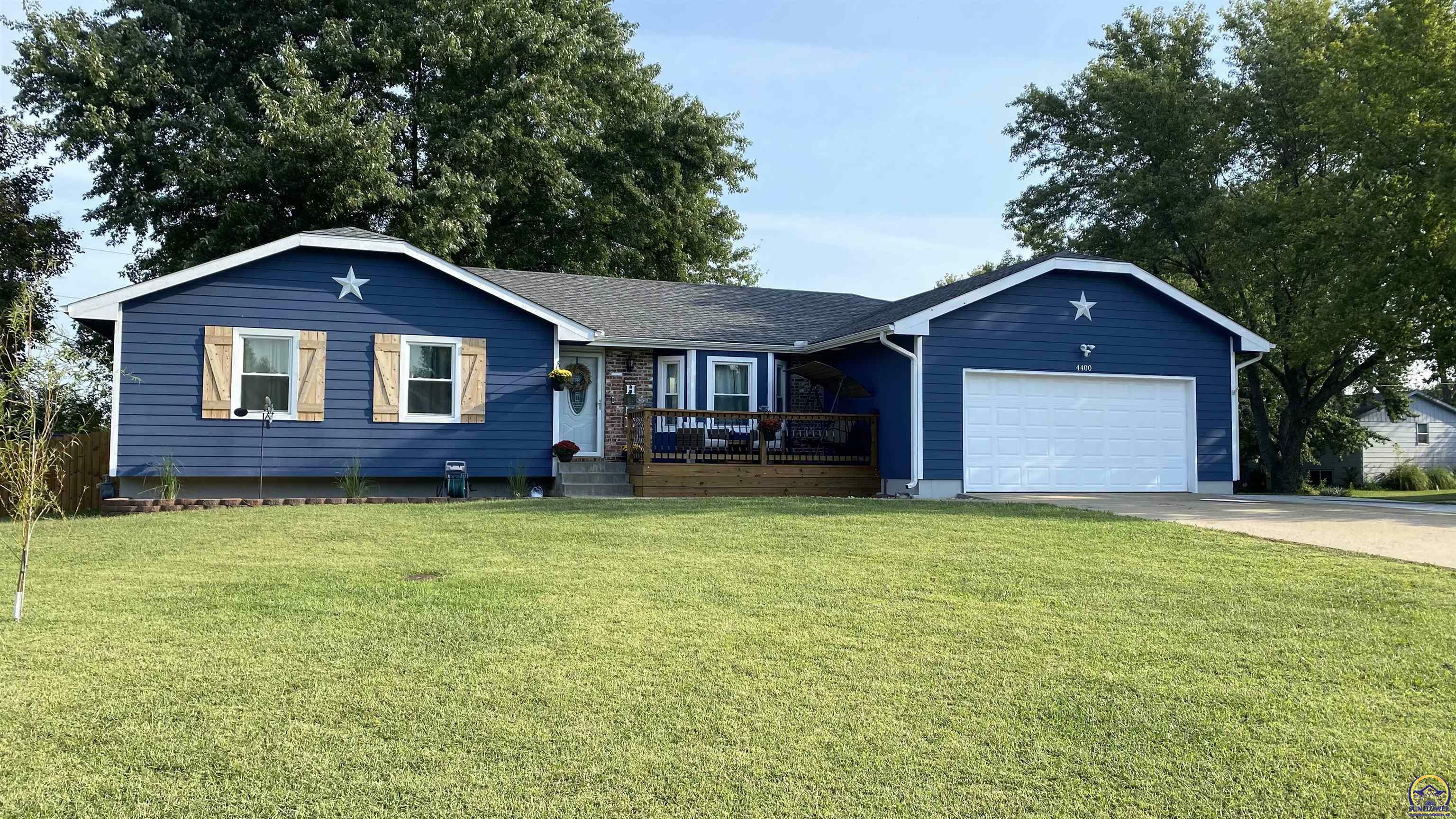 Property Photo:  4400 NW 52nd Ter  KS 66618 