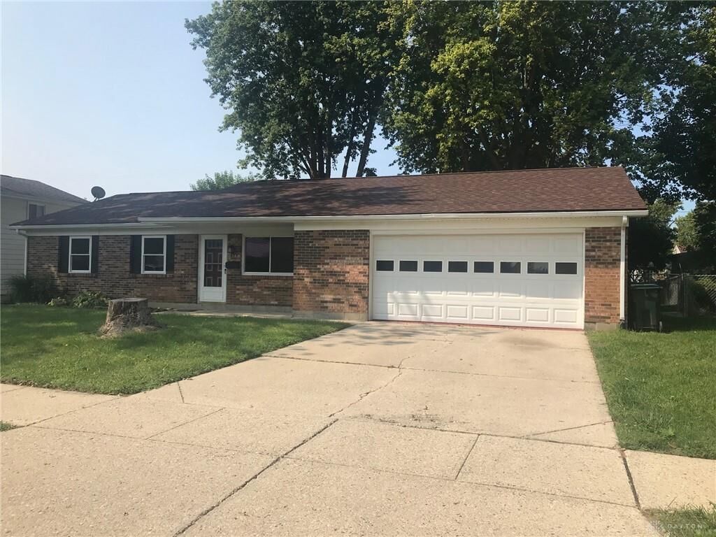 Property Photo: 684 Stonyridge Avenue OH 45373