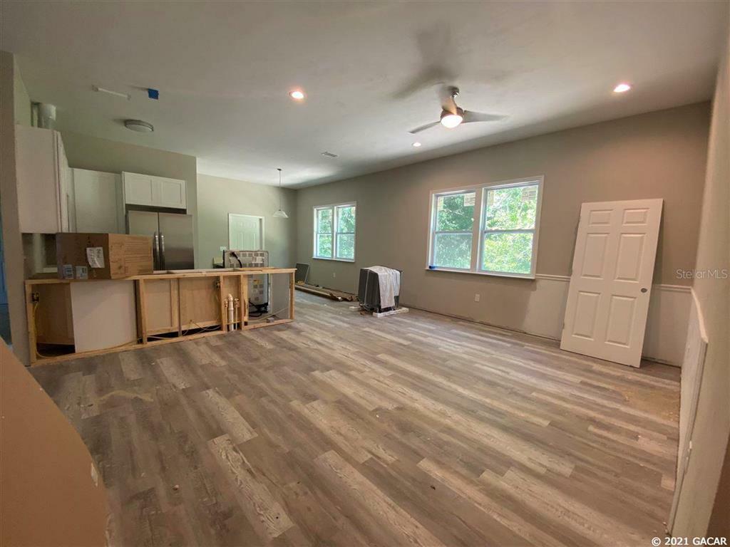 Property Photo:  1533 NE 1 Avenue  FL 32641 