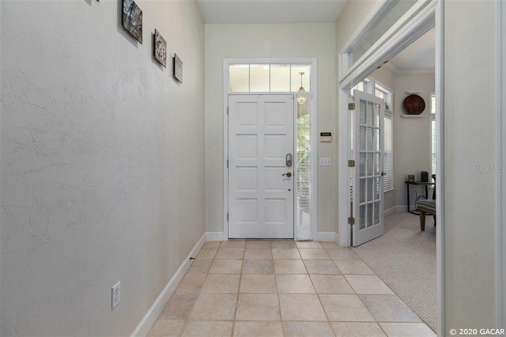 Property Photo:  10117 SW 48th Place  FL 32608 