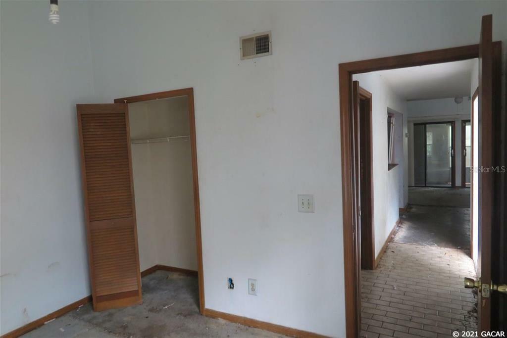 Property Photo:  7200 SW 8th Avenue N-86  FL 32607 