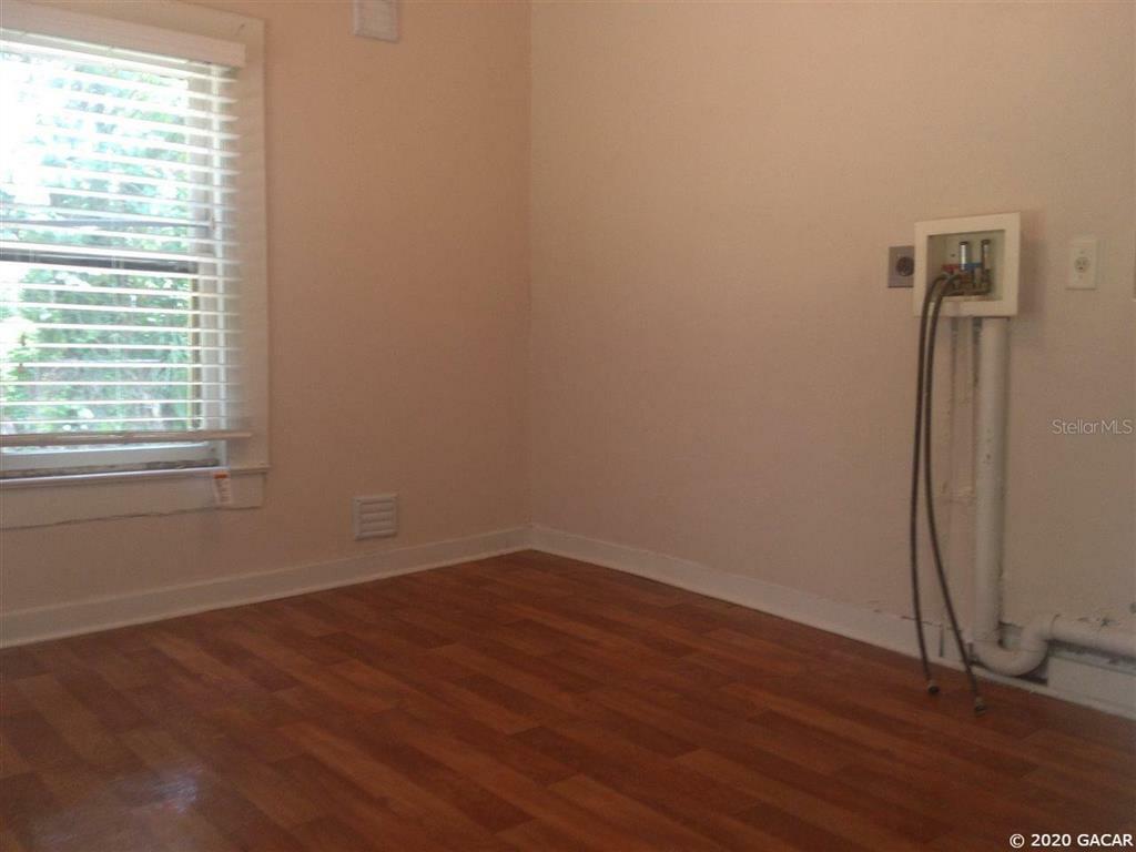 Property Photo:  610 SW 3rd Street  FL 32601 