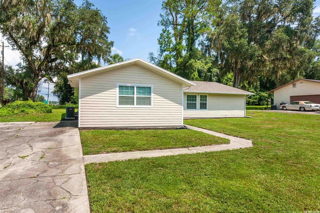 Property Photo:  5455 SW 35th Way  FL 32608 