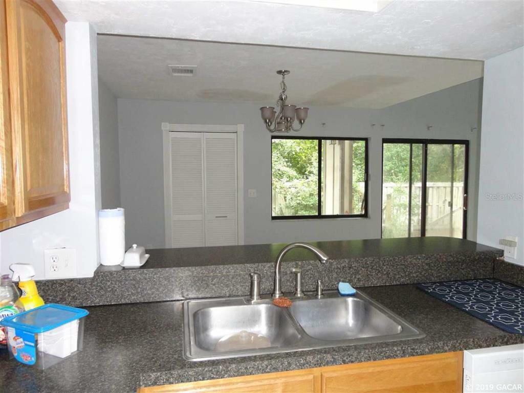 Property Photo:  5518 SW 4th Place  FL 32607 