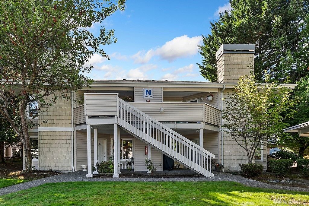 Property Photo:  9210 Market Place N201  WA 98258 