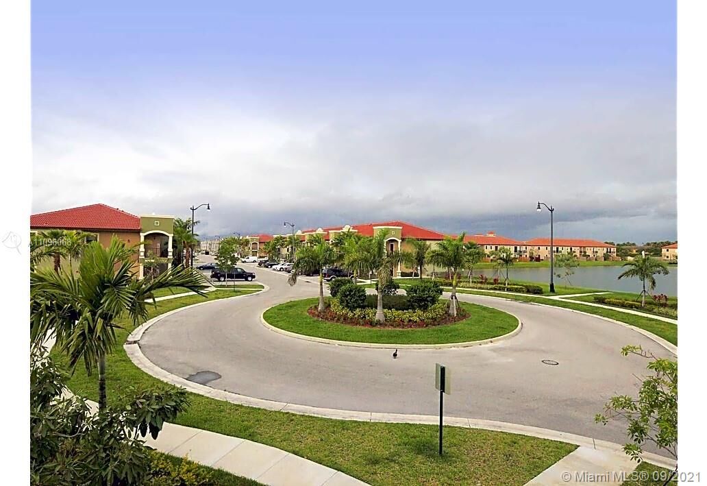 Property Photo:  758 NE 34th Ave 758  FL 33033 