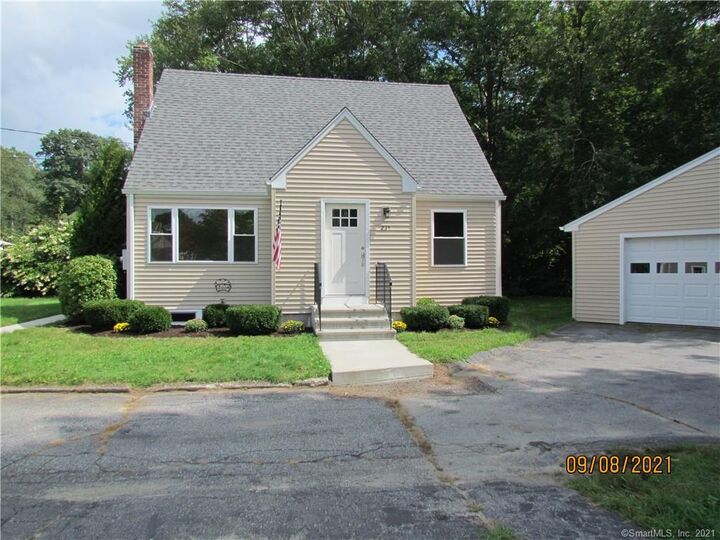 23R Locust Court  Waterford CT 06385 photo
