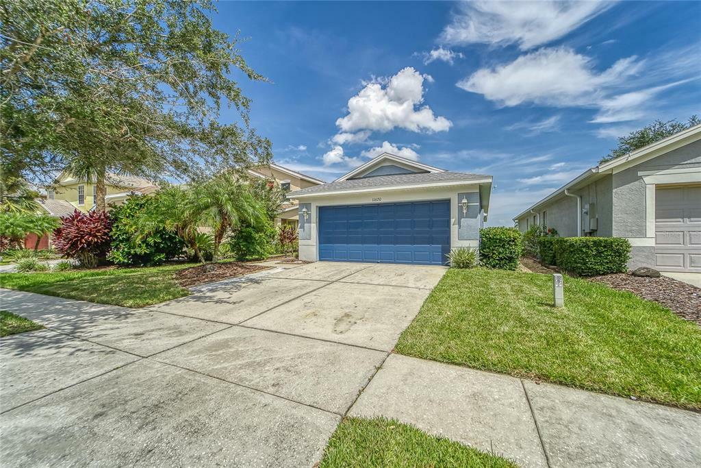 Property Photo:  11620 Crest Creek Drive  FL 33569 