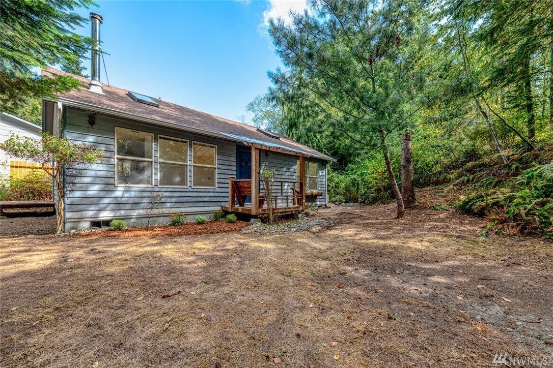 Property Photo:  1644 Aspen Dr  WA 98282 