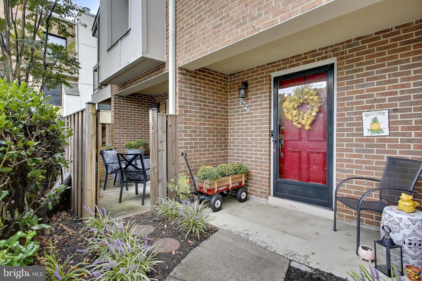 Property Photo:  1607 Kenwood Avenue  VA 22302 