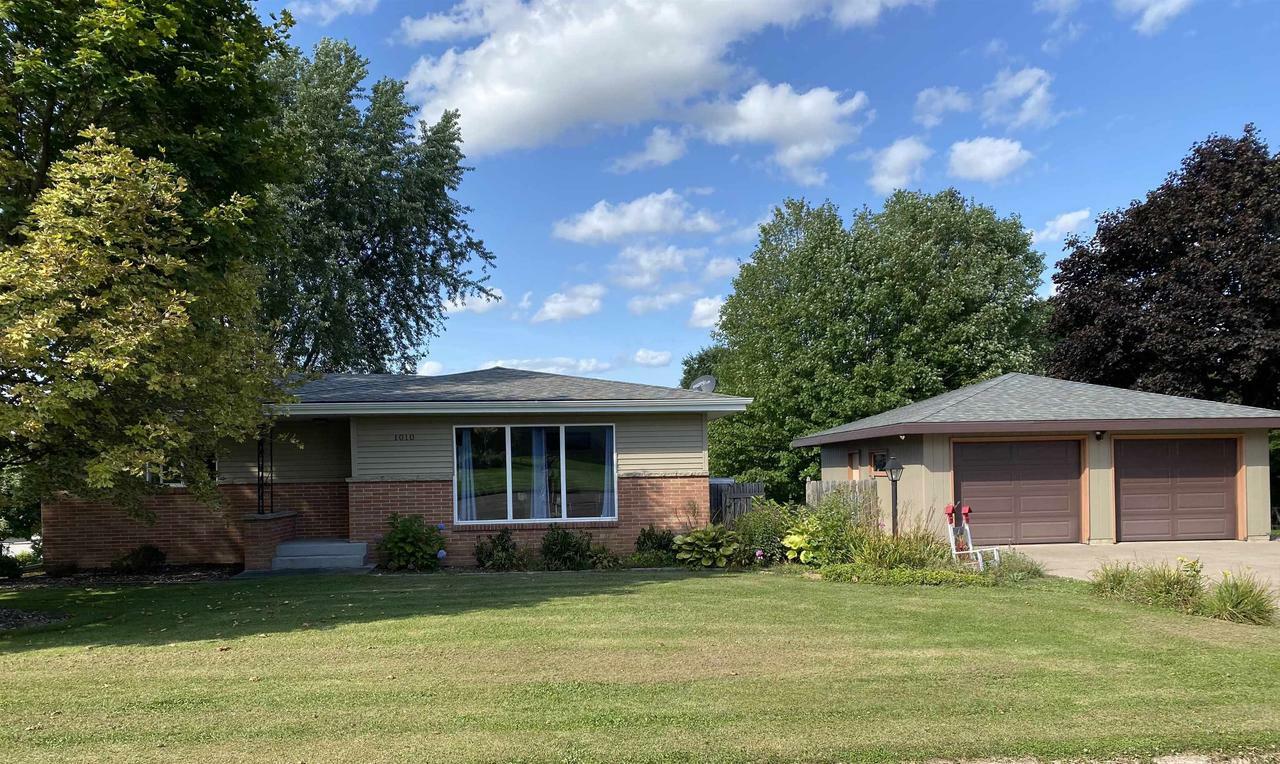 Property Photo:  1010 8th Street  WI 54448 