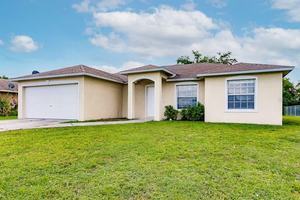 Property Photo:  206 NE 24th Avenue  FL 33909 