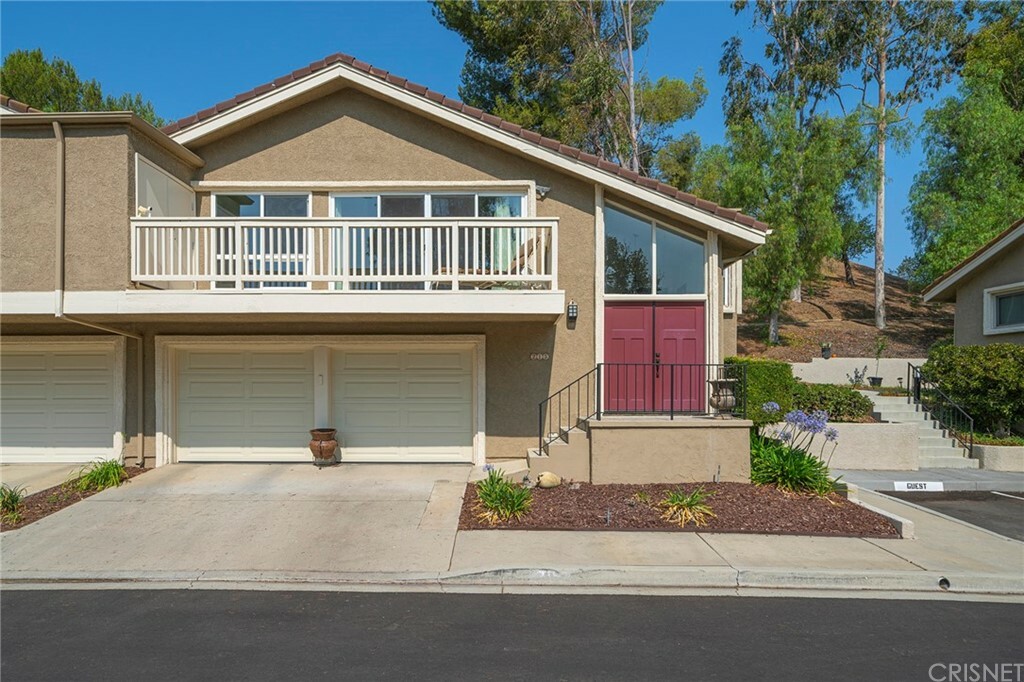 Property Photo:  215 Calle Fanillia  CA 91377 