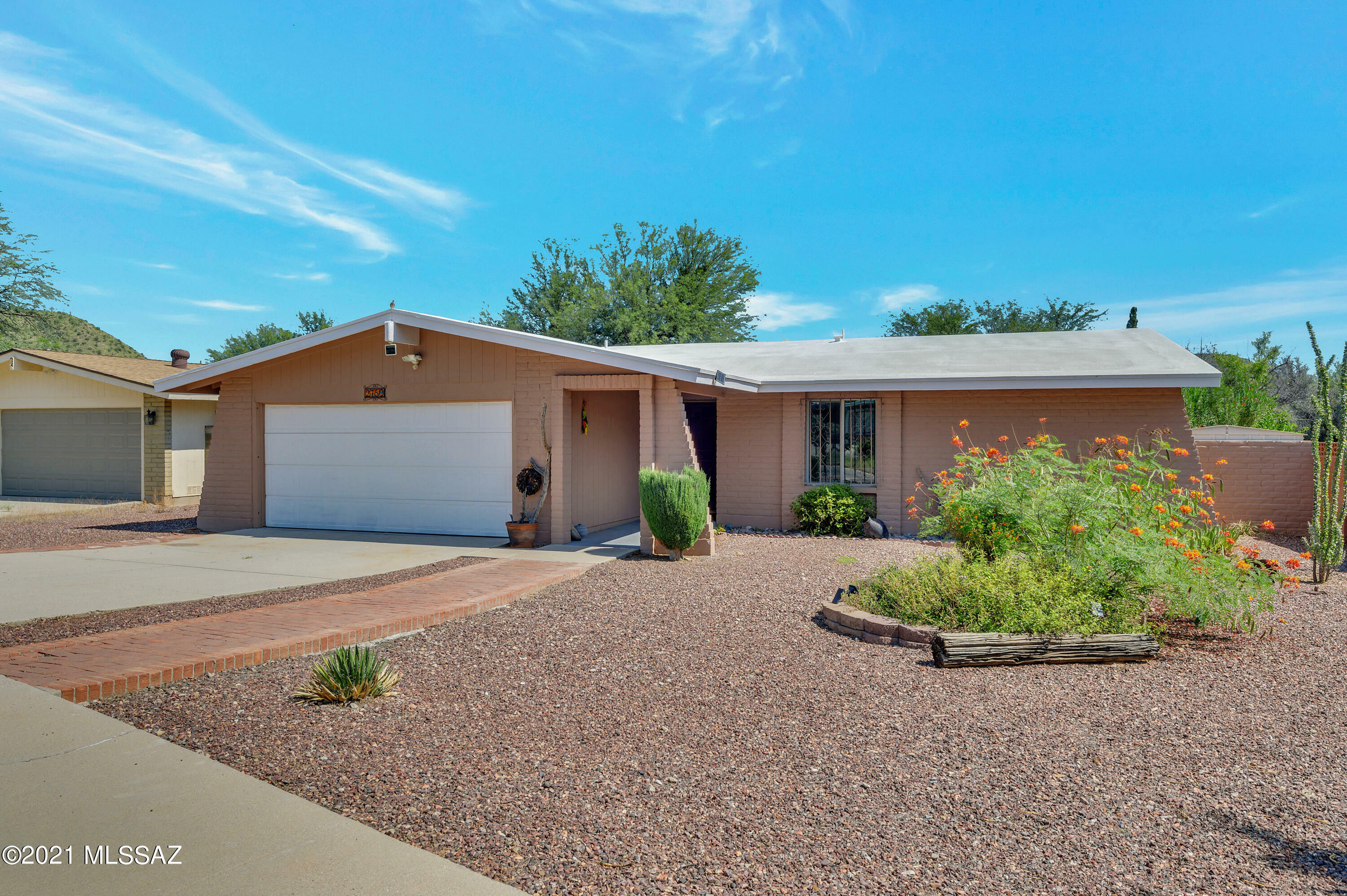 Property Photo:  2750 W San Juan Terrace  AZ 85713 